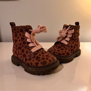 Cat and jack toddler boots. 6t